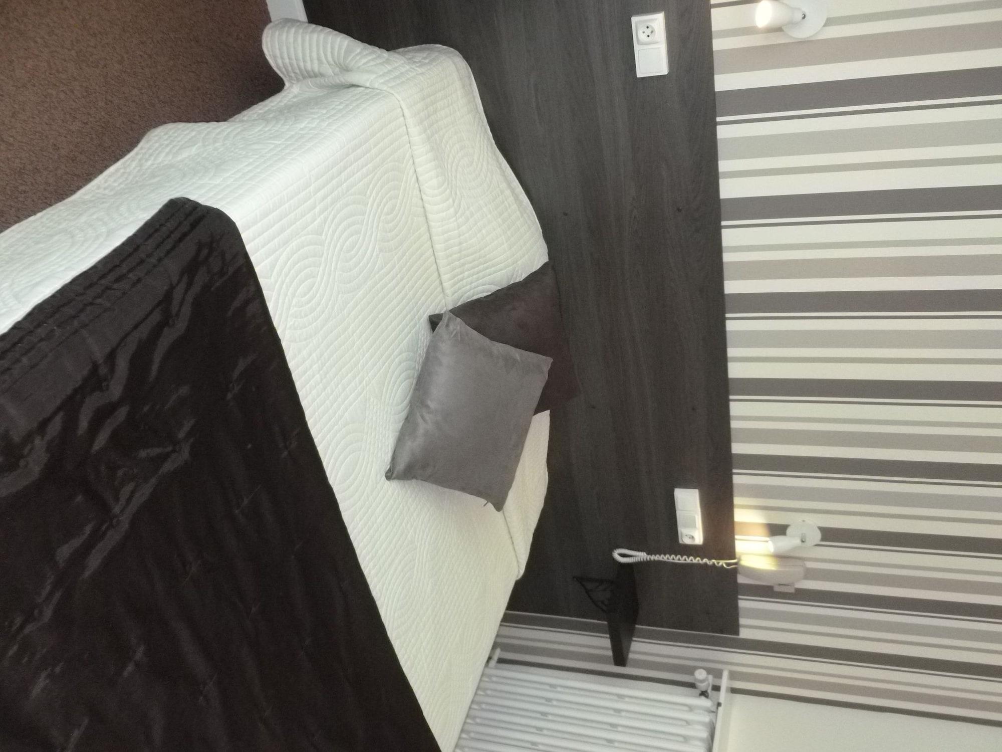 Hotel Richelieu, Le Havre Centre-Ville, Perret Екстер'єр фото